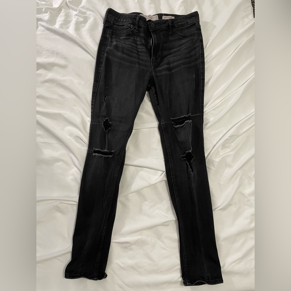 Hollister ripped jeans -black